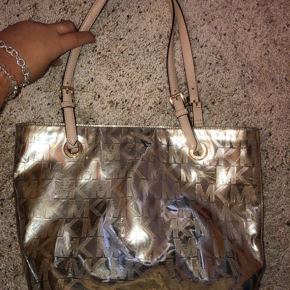 AUTHENTIC⚡️ MICHAEL KORS⚡️REFLECTIVE TOTE - Picture 3 of 5
